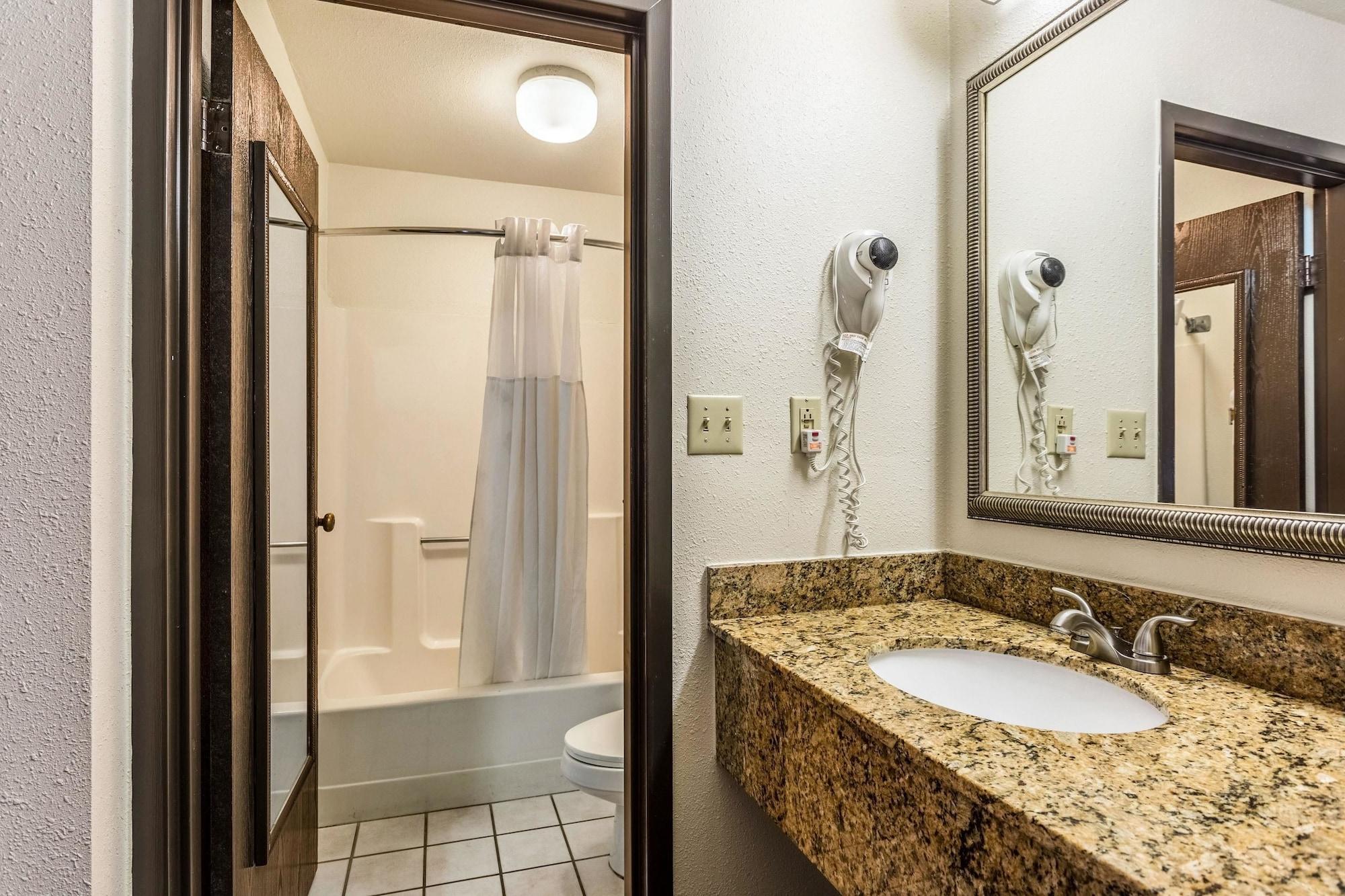Quality Inn Тупело Екстер'єр фото