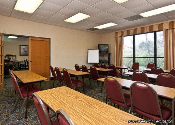 Quality Inn Тупело Зручності фото