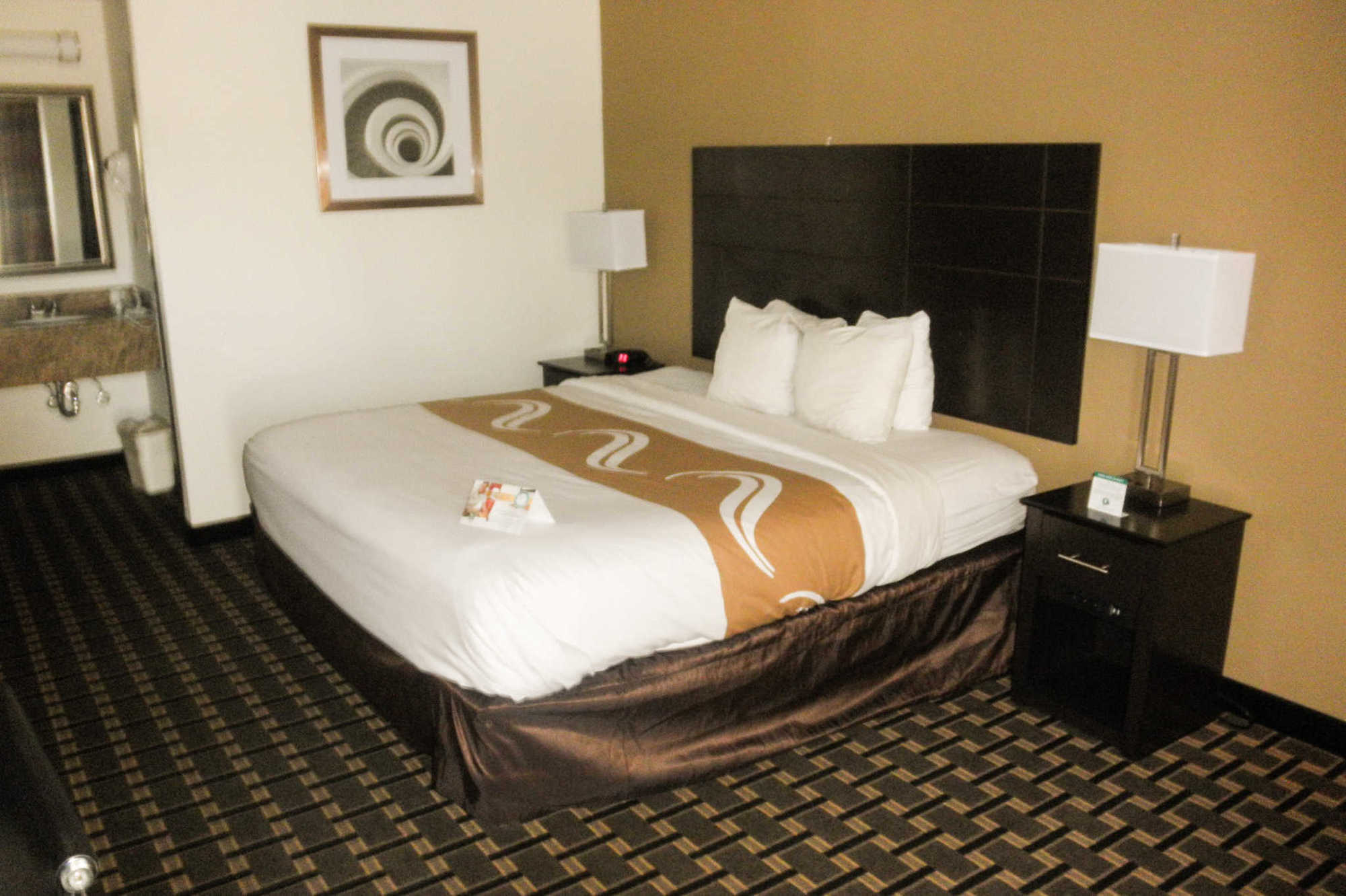 Quality Inn Тупело Номер фото